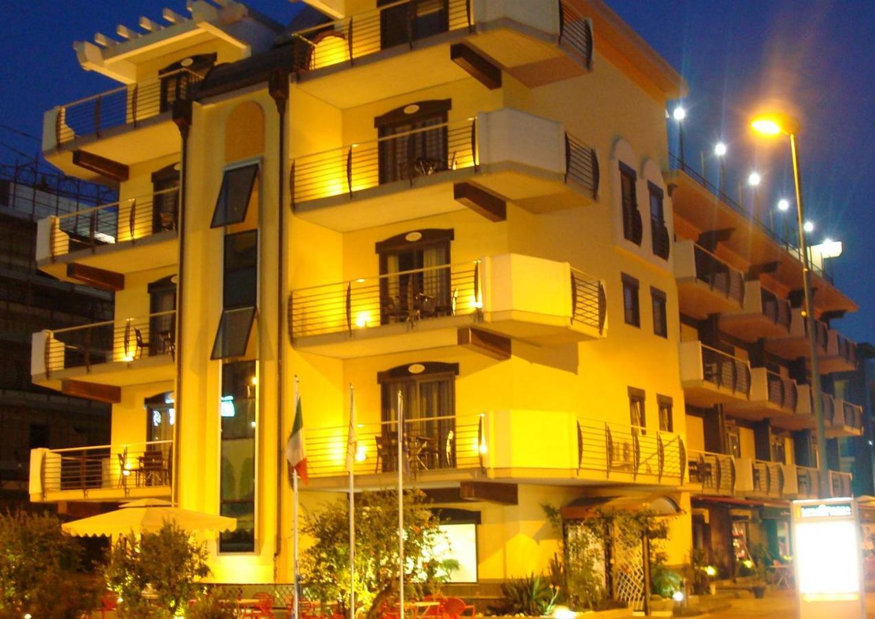 Rama Palace Hotel Касалнуово ди Наполи Екстериор снимка